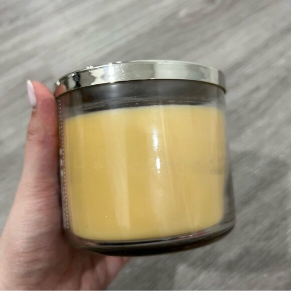 bath and body works sugar cookie candle - Picture 3 of 4